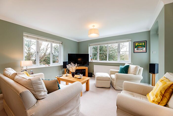 2 Bedroom Flat To Rent In Oak Lodge, Leigh Corner, Cobham, KT11