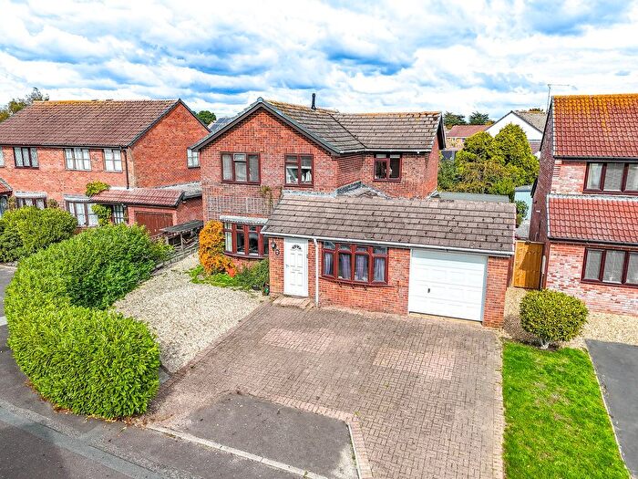 5 Bedroom Detached House For Sale In Donnington Drive, Mudeford, Christchurch, BH23