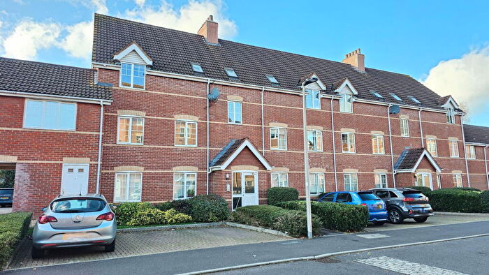 2 Bedroom Apartment For Sale In Windsor Court, Newbury, RG14