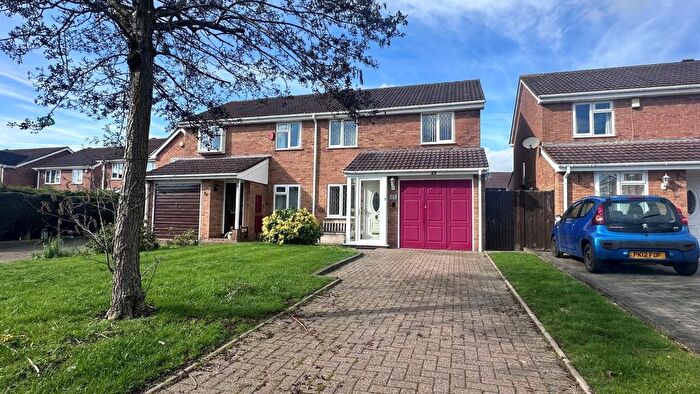 3 Bedroom Semi Detached House For Sale In Falstaff Close, Sutton Coldfield, West Midlands, B76