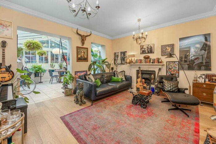 2 Bedroom Flat To Rent In Strathray Gardens, Belsize Park, NW3