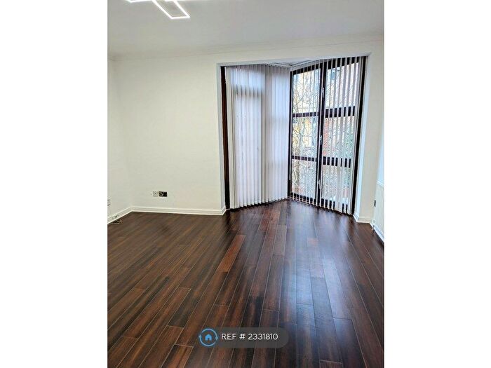 4 Bedroom Terraced House To Rent In Holyoake Court, London, SE16