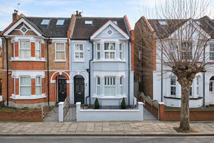 4 Bedroom Flat For Sale In Vaughan Road, Harrow, HA1