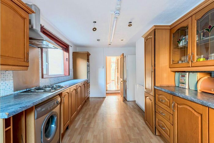 4 Bedroom Property To Rent In Glenarm Road, Hackney, London, E5