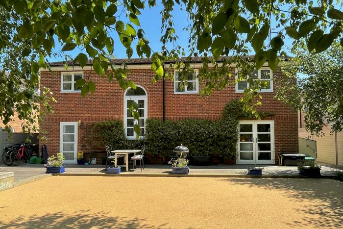 5 Bedroom Detached House For Sale In Purley On Thames, Berkshire, RG8