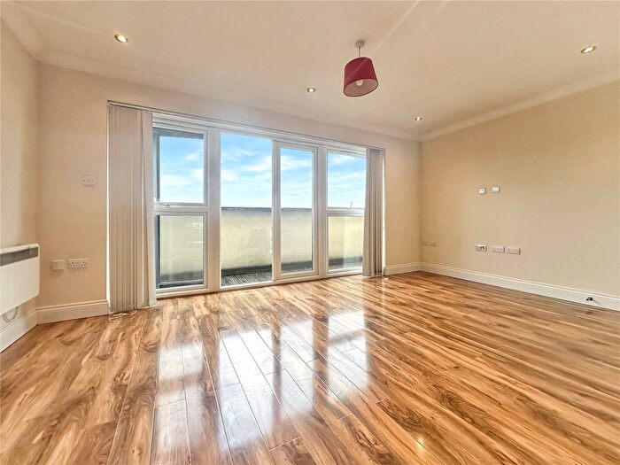 1 Bedroom Flat To Rent In New Salisbury, House, High Street, Slough, Berkshire, SL1