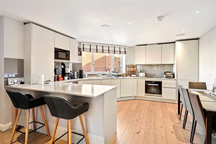 3 Bedroom Flat To Rent In Ashburnham Mews, Westminster, London, SW1P