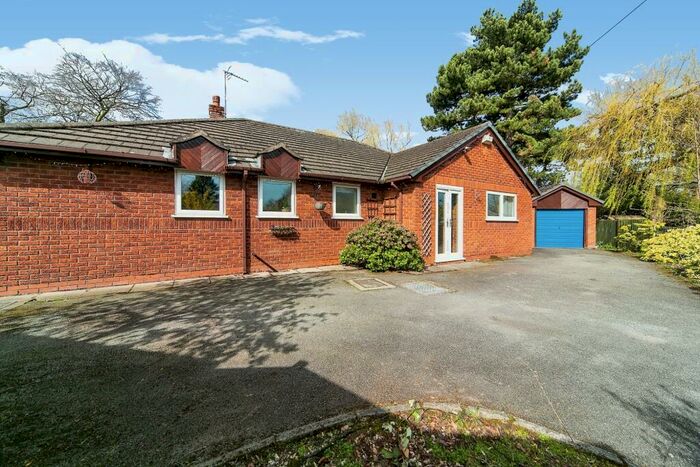 3 Bedroom Bungalow For Sale In Ferry Road, Wirral, CH62
