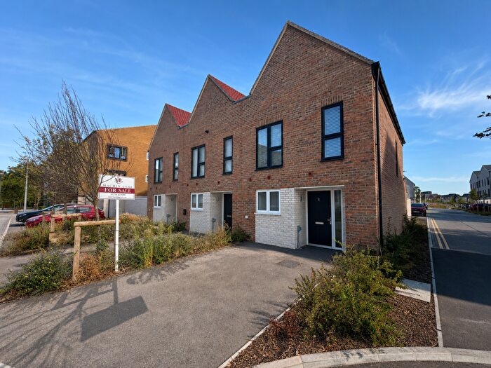 2 Bedroom End Of Terrace House For Sale In Constance Close, Rochester, ME1
