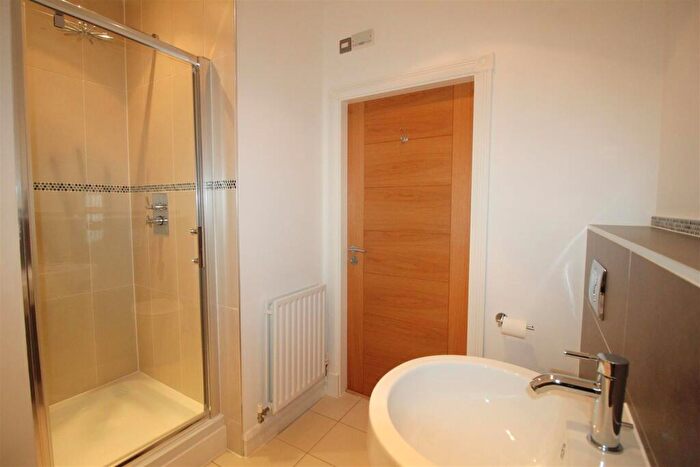 2 Bedroom Apartment To Rent In Clifton Drive North, Lytham St. Annes, FY8