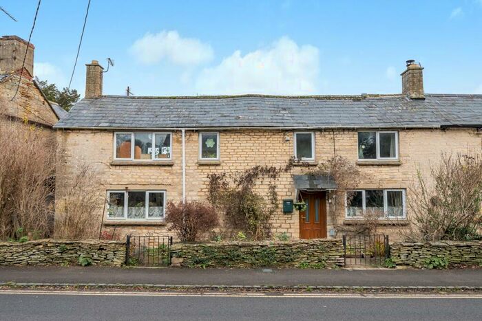 4 Bedroom Cottage For Sale In Station Road, Brize Norton, OX18