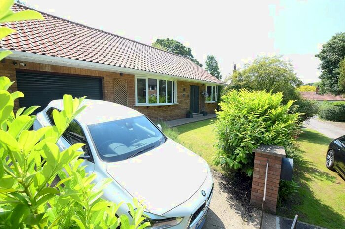 2 Bedroom Bungalow For Sale In Church Lane, Saxby All Saints, DN20