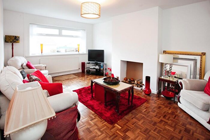 2 Bedroom Detached House For Sale In Beech Grove, Caerphilly, CF83