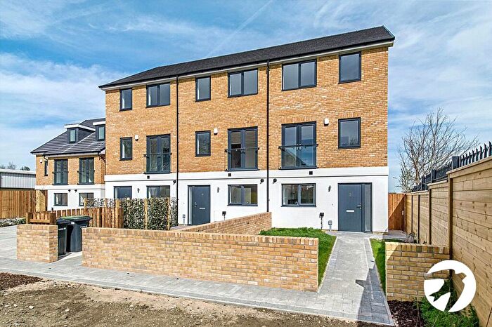 4 Bedroom End Of Terrace House To Rent In West Court Lane, Gravesend, DA12