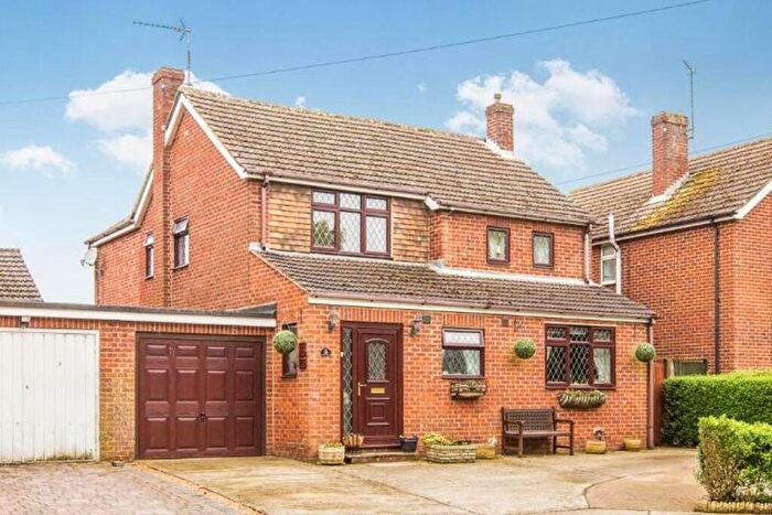 4 Bedroom Detached House For Sale In Laburnum Grove, Banbury, OX16