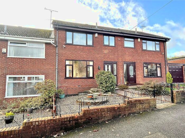 3 Bedroom Terraced House To Rent In Trent Road, Shaw, OL2
