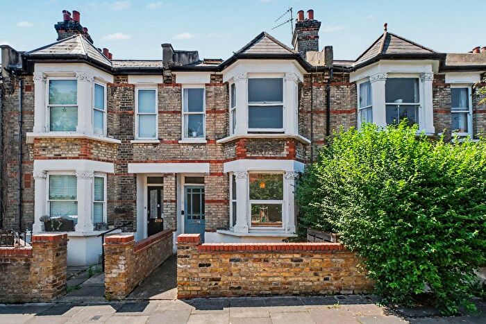 2 Bedroom Flat For Sale In Ravenshaw Street, West Hampstead, London, NW6