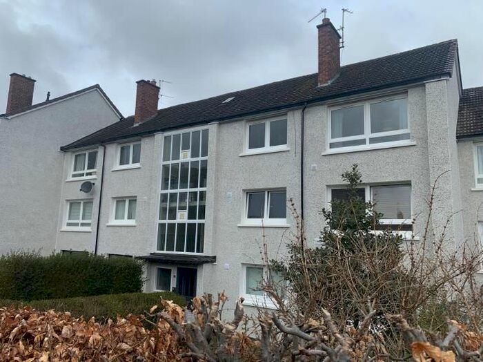 2 Bedroom Flat To Rent In Oxgangs Farm Drive, Edinburgh, EH13