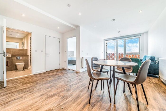 1 Bedroom Apartment To Rent In Bed, Nd Floor, Coot, The Halcyon In Fresh Wharf, IG11