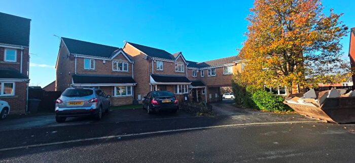 3 Bedroom Terraced House To Rent In Hansby Close, Oldham, OL1