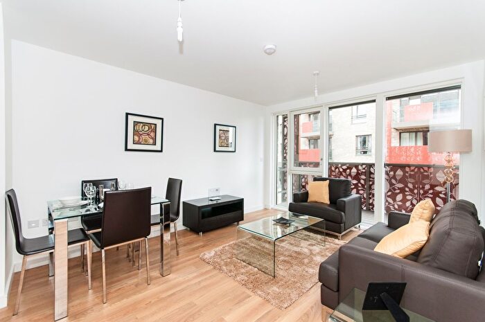 1 Bedroom Flat To Rent In Bluebell House, Blondin Way, Surrey Quays, London, SE16