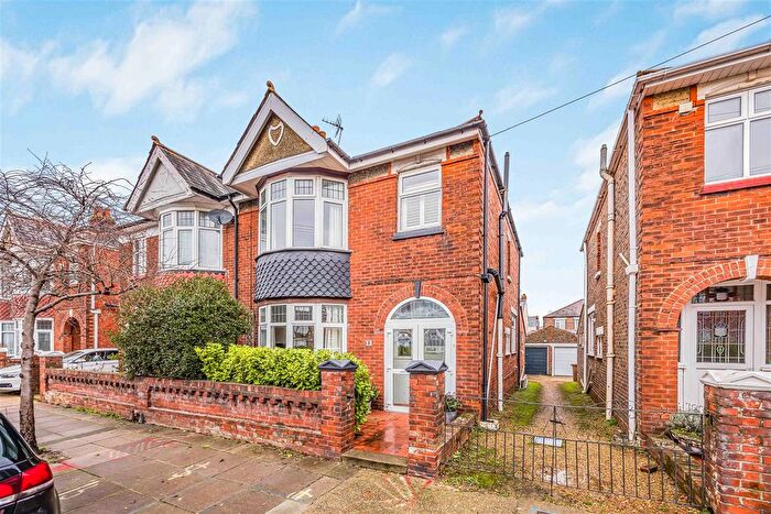 3 Bedroom Semi-Detached House For Sale In Torrington Road, Portsmouth, PO2