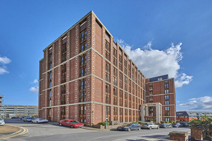 2 Bedroom Apartment To Rent In Grosvenor Road, St. Albans, Hertfordshire, AL1