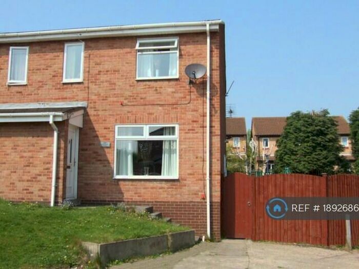 3 Bedroom Semi-Detached House To Rent In Trenton Close, Sheffield, S13