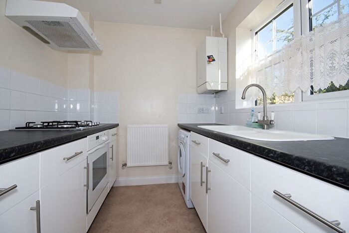 2 Bedroom Semi-Detached House To Rent In Evenlode Drive, Didcot, OX11