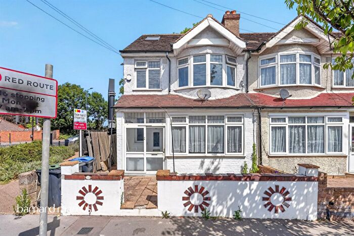 4 Bedroom End Of Terrace House For Sale In Waddon Park Avenue, Croydon, CR0