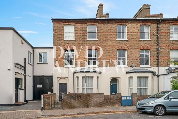 4 Bedroom Flat To Rent In Charteris Road, London, N4