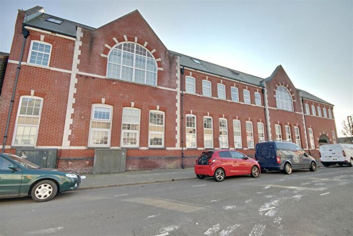 2 Bedroom Flat To Rent In The Arts Centre, Reginald Road, Southsea, PO4