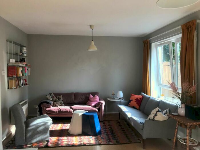 2 Bedroom Maisonette To Rent In Wayman Court, Eleanor Road, E8