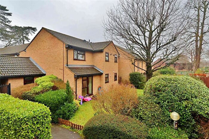2 Bedroom Flat For Sale In Inkerman Road, Knaphill, Woking, Surrey, GU21