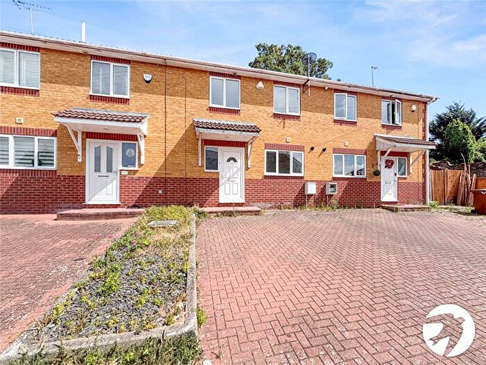 3 Bedroom Terraced House To Rent In King Edward Road, Chatham, Kent, ME4