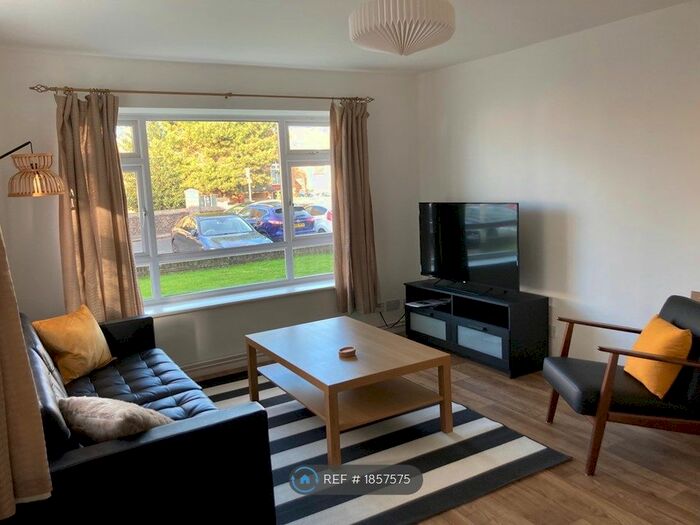 2 Bedroom Flat To Rent In Hereson Road, Ramsgate, CT11