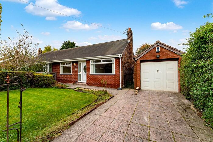 2 Bedroom Semi-Detached Bungalow For Sale In Montgomery Road, Widnes, WA8