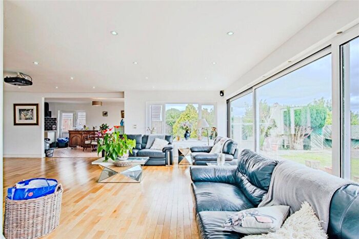 4 Bedroom Detached House For Sale In Valley Close, Saundersfoot, Pembrokeshire, SA69