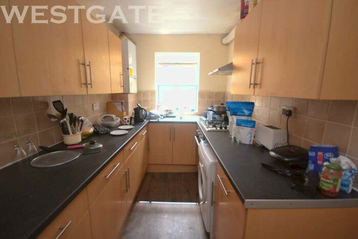 6 Bedroom Terraced House To Rent In Addington Road, Uni Area, RG1