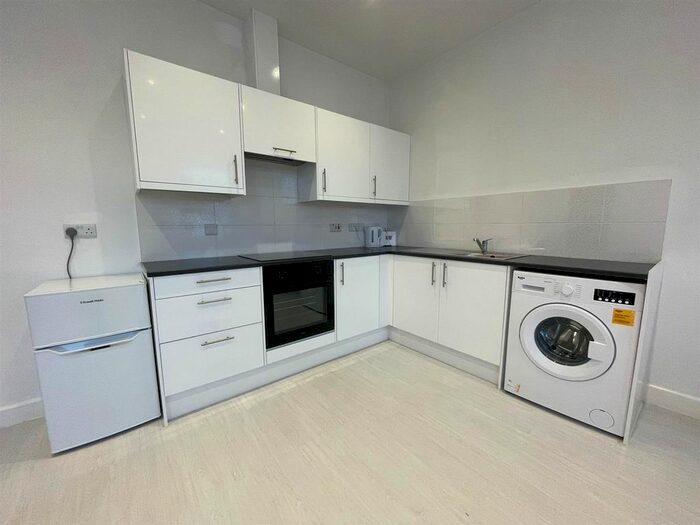 1 Bedroom Flat To Rent In Church Court, Morley, Leeds, LS27