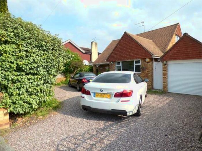 4 Bedroom Detached House To Rent In Downs Road, Langley, SL3