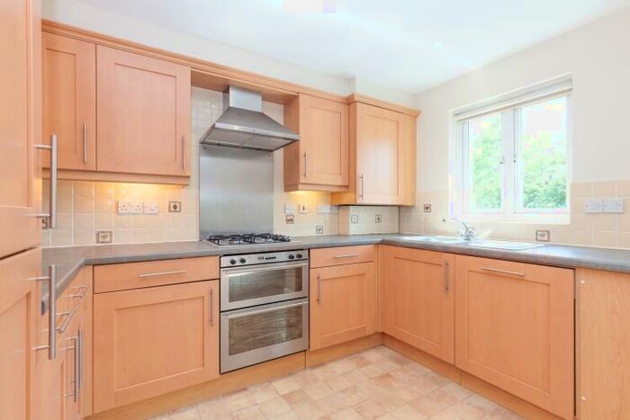 2 Bedroom Apartment To Rent In Marina Way, Abingdon, OX14