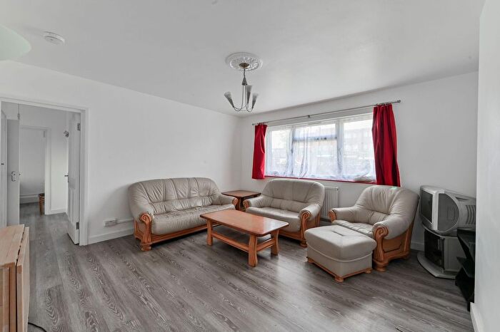 2 Bedroom Flat To Rent In Empire House, Edmonton, London, N18