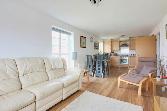 2 Bedroom Flat To Rent In Old Coach Road, Runcorn, WA7