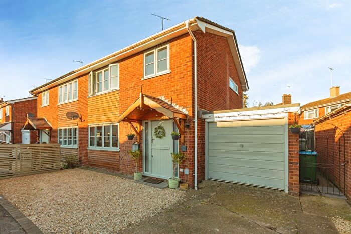 3 Bedroom End Terrace House For Sale In Summerleys, Edlesborough, Dunstable, LU6