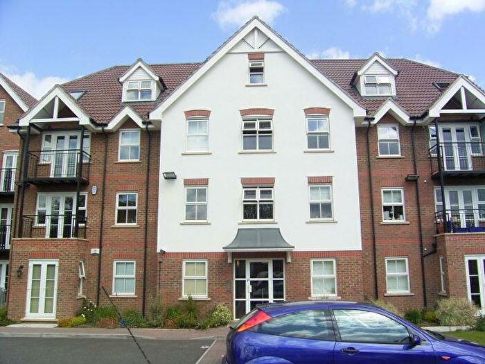 2 Bedroom Flat To Rent In Haverstock Place, Gidea Park, Romford, RM2