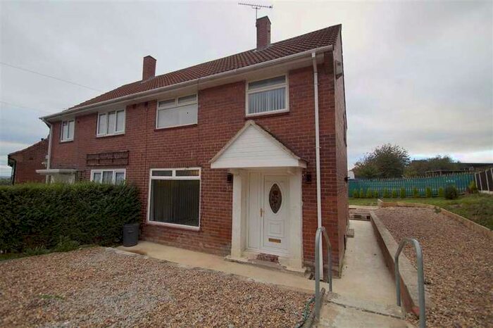 3 Bedroom Semi-Detached House To Rent In Pigeon Cote Close, Leeds, LS14