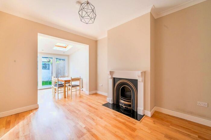 3 Bedroom Terraced House For Sale In Cromer Road, Tooting, London, SW17