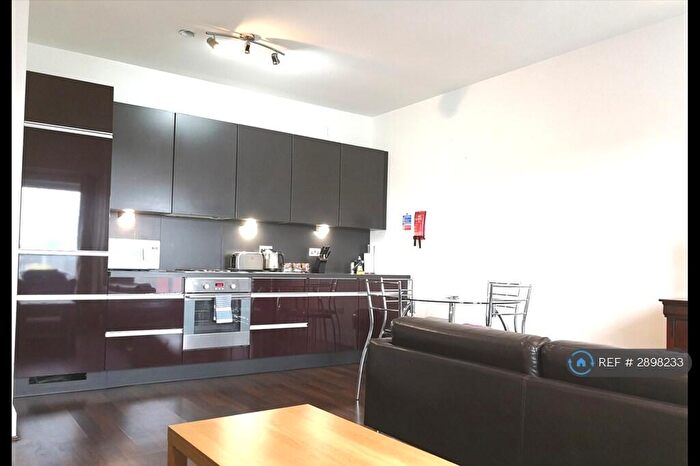 2 Bedroom Flat To Rent In Alencon Link, Basingstoke, RG21