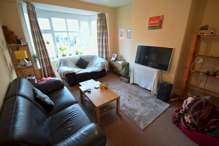 2 Bedroom Flat To Rent In Whitefield Terrace, Newcastle Upon Tyne, NE6